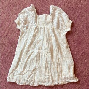 Zara Girls 3-4 lightly textured smocked off white dress